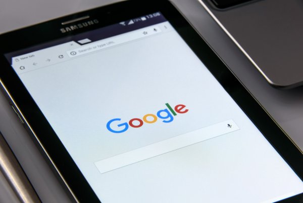 Поиск Google раскрывает имена жертв изнасилований