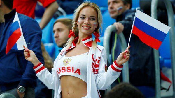 «Самая красивая болельщица» России оказалась порноактрисой