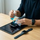 Как безопасно очищать и дезинфицировать гаджеты: советы жителям Хакасии Как безопасно очищать и дезинфицировать гаджеты: советы жителям Хакасии